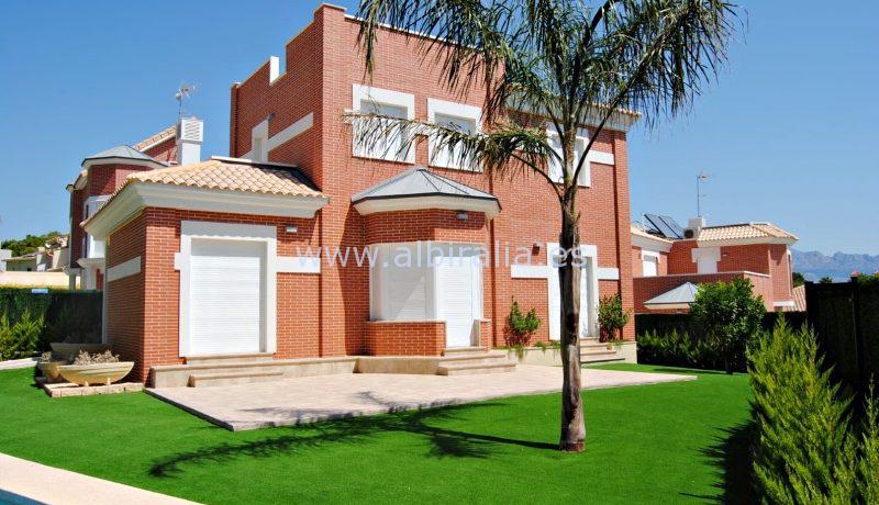 Unfurnished house for long term rent in La Nucia