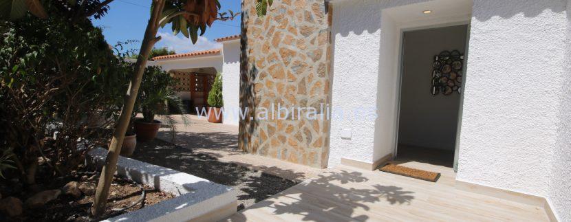 modern villa with private pool for holidays rent in Albir
