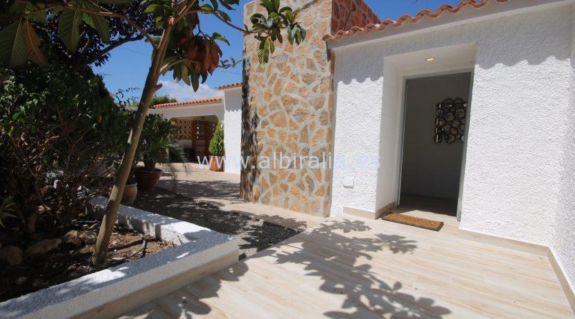 modern villa with private pool for holidays rent in Albir