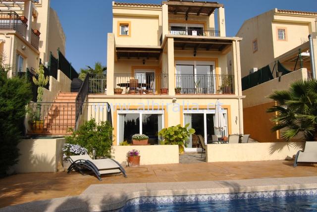 beautiful sunny house for sale in Altea