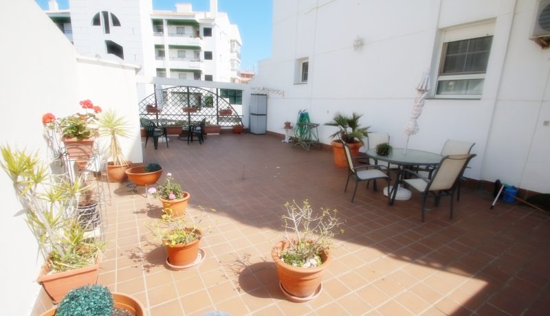unfurnished apartment for rent in Albir