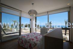ny villa til salgs ved stranda i benidorm