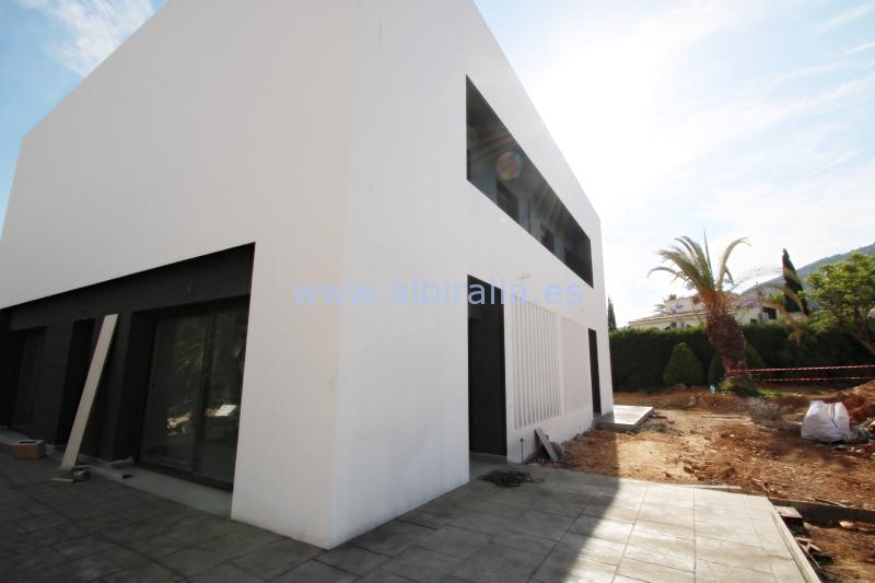New built villa for sale in Albir – Residencial Llobarro I V226