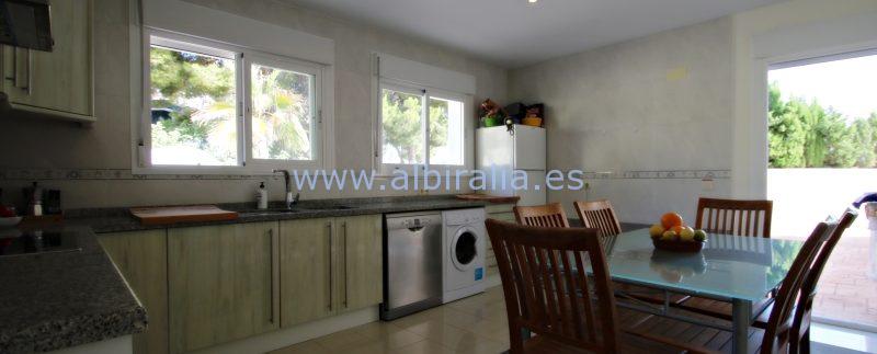 tommansbolig leie albir hage basseng