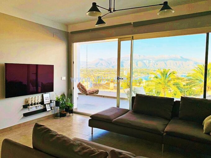 Villa norsk standart langtidsleie sentralt Albir havutsikt