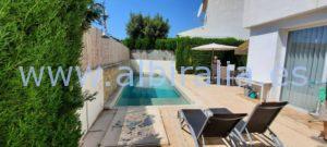 Ptivate pool holidays house