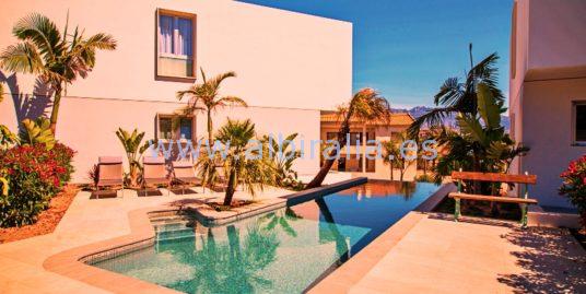 Modern villa with sea view and 4 bedrooms for rent in Albir I V303
