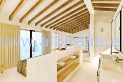 Long term rent villa Albir in suit bathroom
