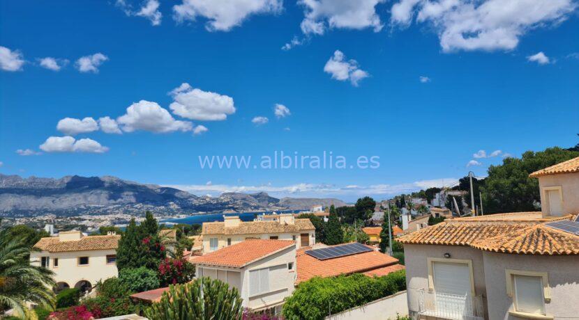 Villa with sea view close to SHA for sale in Albir