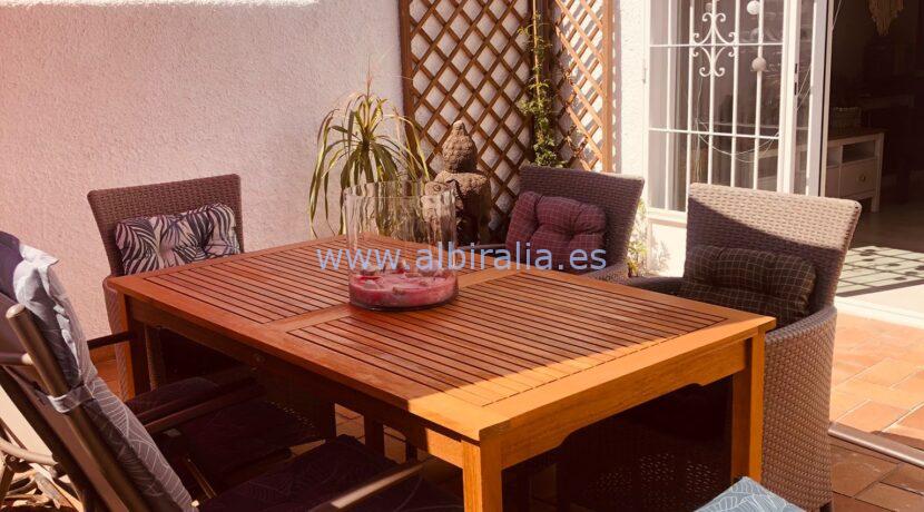 leilighet med sol terrase og hage til salgs i Albir