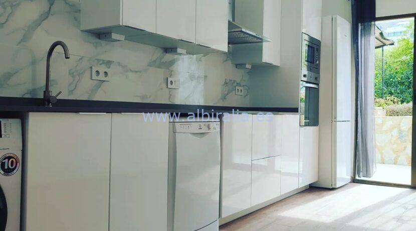Indpendent kitchen with new electric appilance for rent in Albir