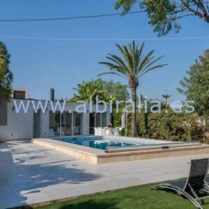 Villa with private big garden and swimming pool for sale in Albir Costa Blanca
