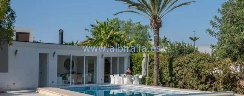 Villa with private big garden and swimming pool for sale in Albir Costa Blanca