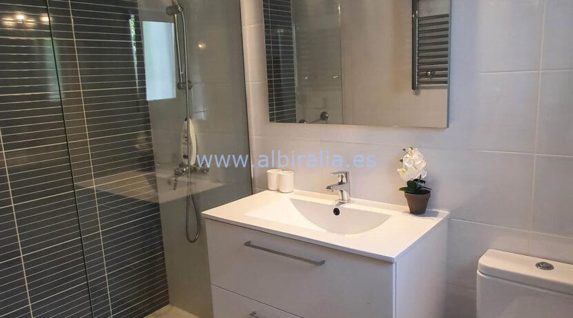 comfortable villa for living and holidays in albir for sale