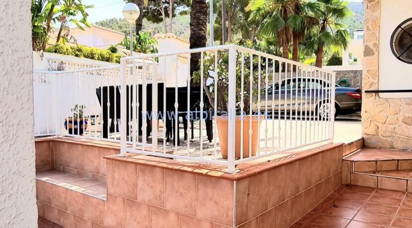 fult møblert villa med 4 soverom til salgs i albir sentrum