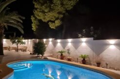 villa con 4 grandes dormitorios i piscina se vende en el albir 2023