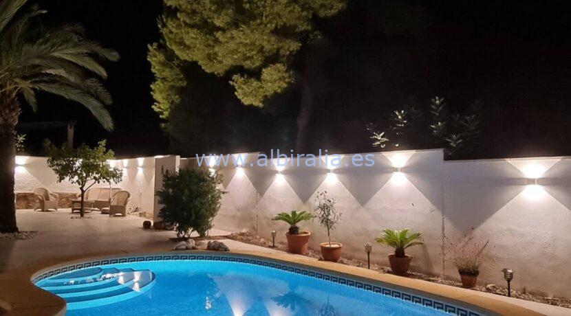 villa con 4 grandes dormitorios i piscina se vende en el albir 2023