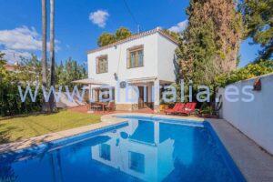 big house for sale in the center of albir