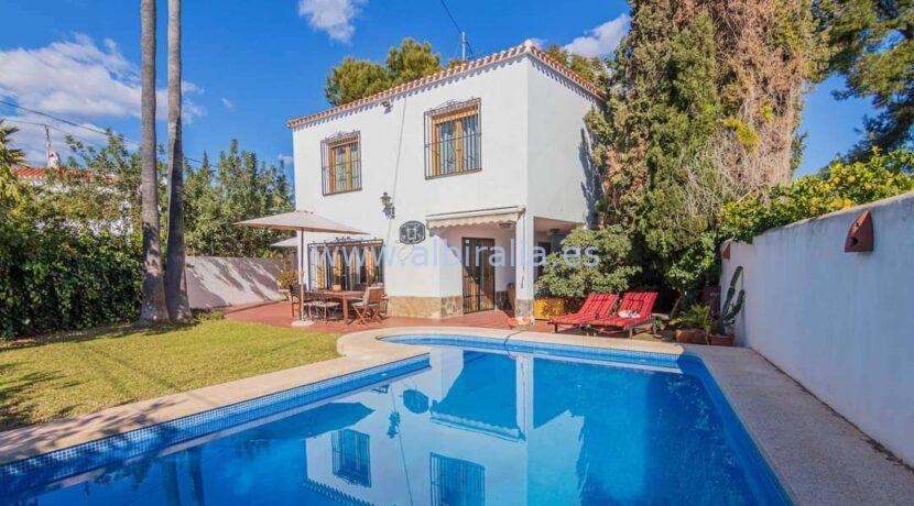 big house for sale in the center of albir