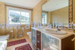 Townhouse with view for sale in Albir close to Sierra Helada park