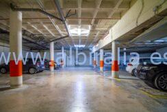 amplio sotano y garaje para varios coches en el apartamento