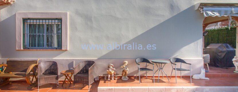 casa con jardin y piscina privada se vende en el albir 350.000€