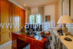 moderne toppleilighet til salgs i albir sentrum costa blanca nord spania