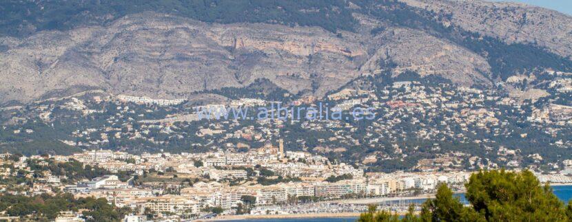 panoramic views of sierra helada from the terrace of this investment property