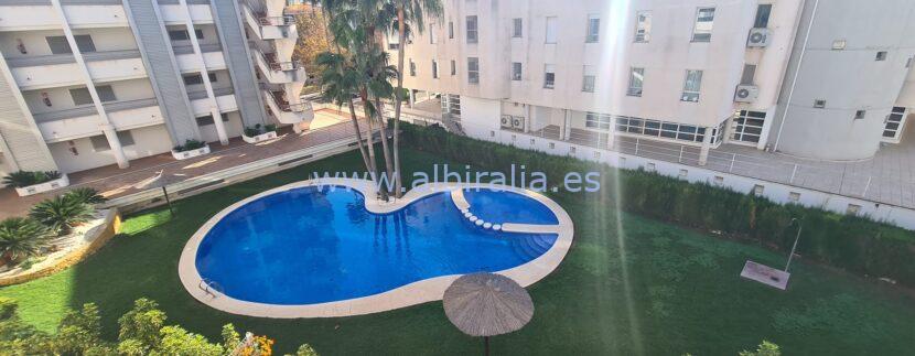 Beautiful swimming pool and common areas in Albir Pintor Ribera