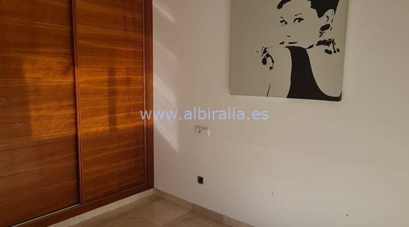 Sunny house for long term rent in Albir