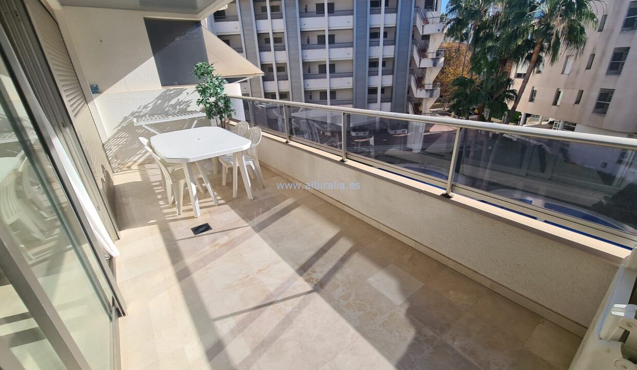 Top floor apartment in Albir for long term rent