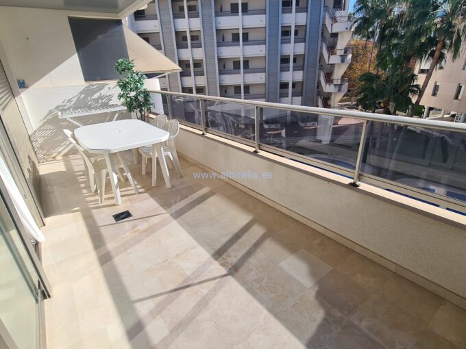 Top floor apartment in Albir for long term rent