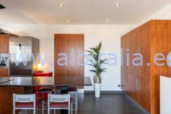 Versatile luxury villa with sea views and tourist license in Roses