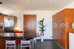Versatile luxury villa with sea views and tourist license in Roses