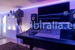 Soundproofed professional space in Roses