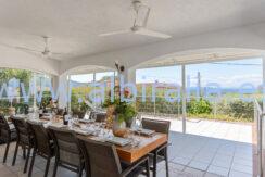 Villa con paneles solares y licencia turistica HUT se vende en Girona
