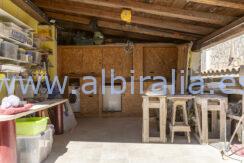 garage with washing area Roses, Spain