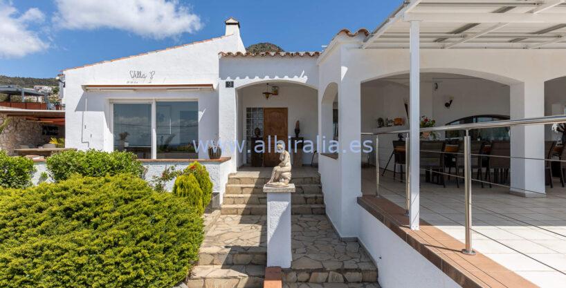 Hus med musikk studio til salgs in Girona, Spania