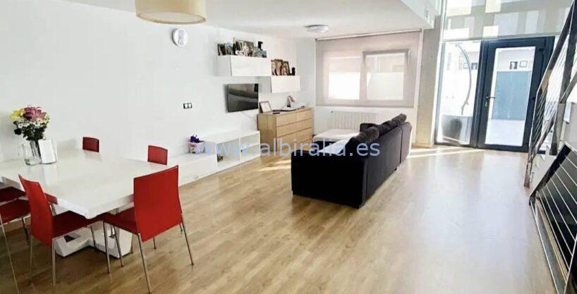 Spacious villa for long term rent in Albir