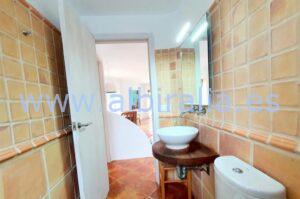 house with 3 bathrooms