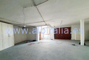 garage of 80 m2 for few cars and storage space