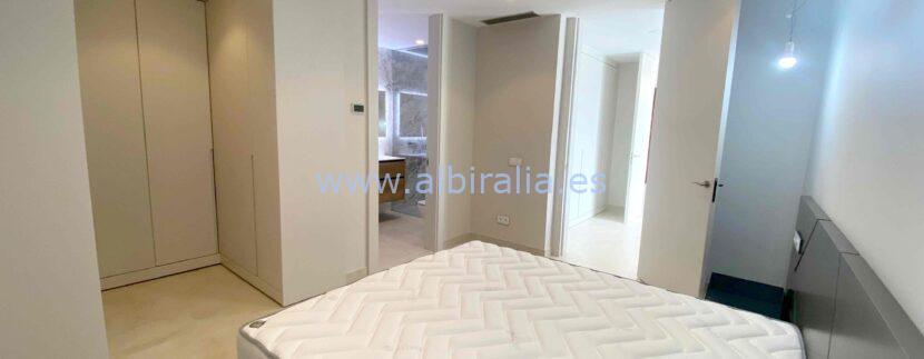 Dúplex de lujo en primera línea de playa en venta en Benidorm frente al mar
