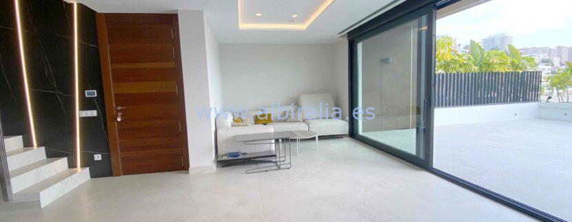 Exclusivo Dúplex de Lujo con Vistas Panorámicas al Mar