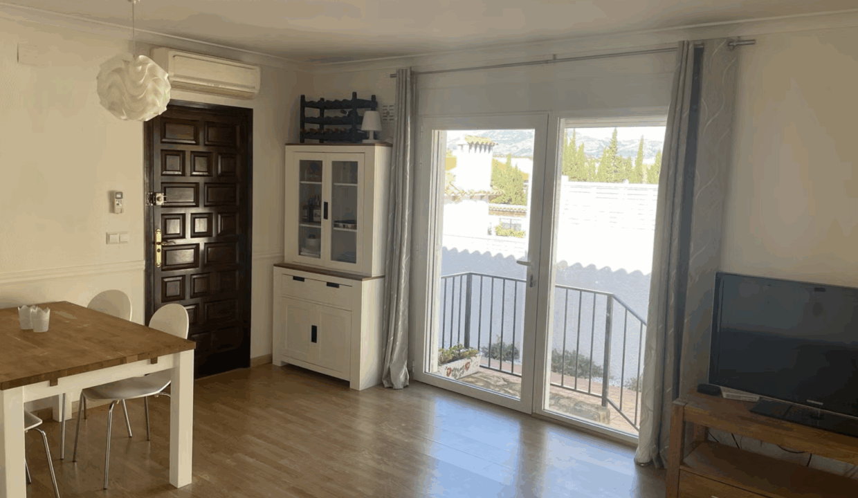 house for rent close to the center Albir