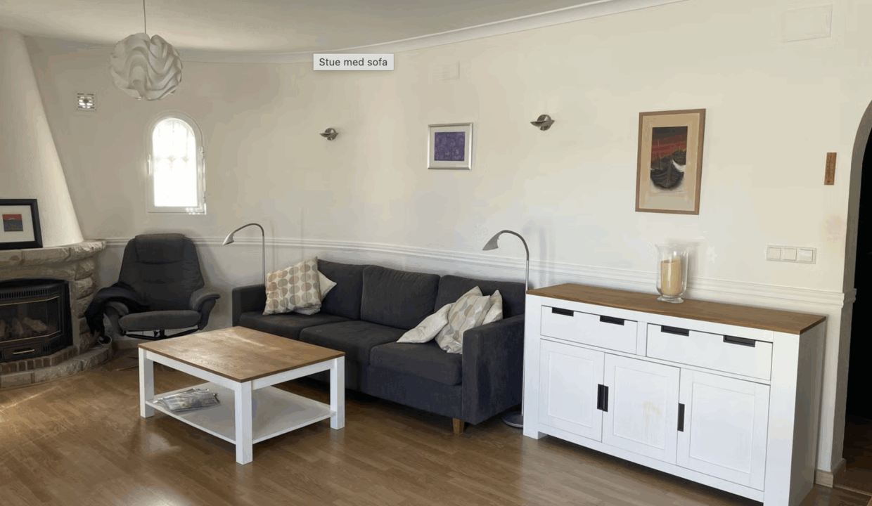 villa for rent center Albir