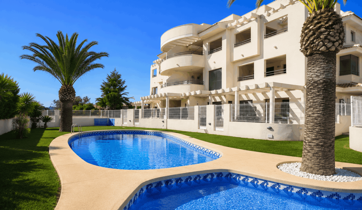 Cerine complex close to Mercadona in Albir center