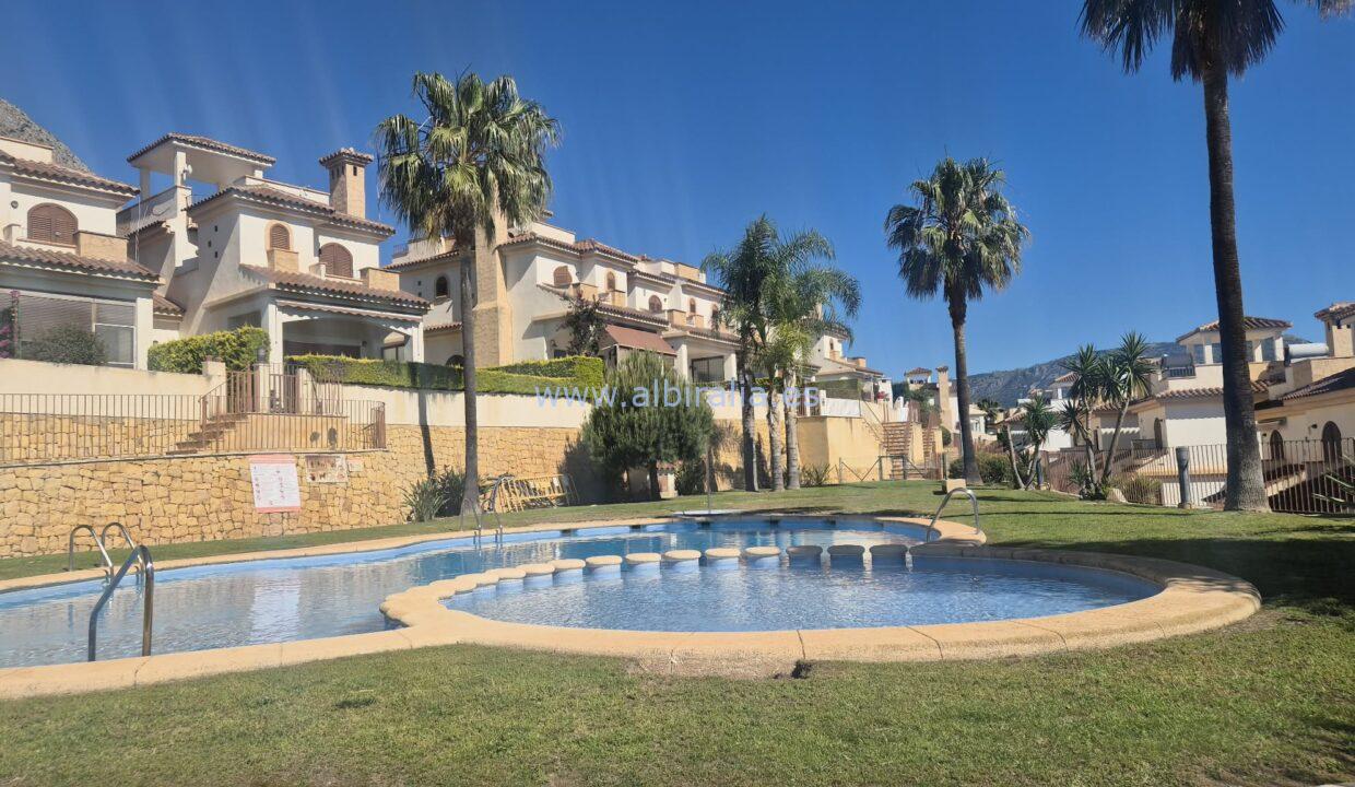 bungalow en venta zona comunitaria con piscinas